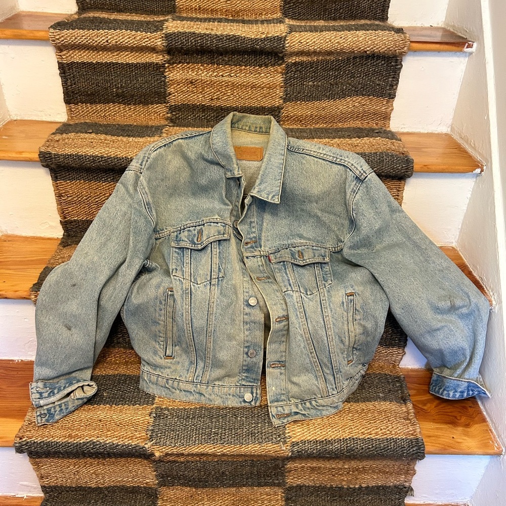 Gorgeous Vintage Condition Levi’s Light Denim Jacket - Size Large